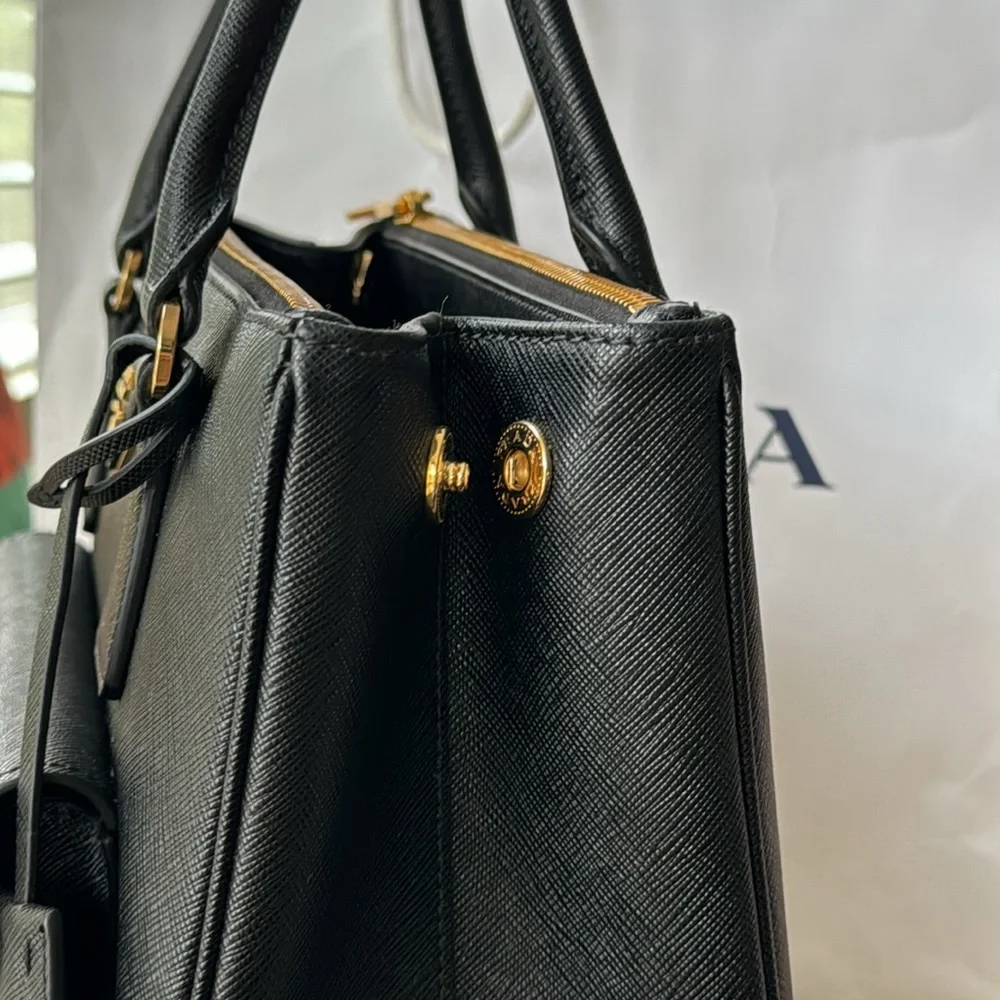Prada Saffiano Lux Metropolis/Black Gold Metal/ Excellent Condition - Picture 8 of 16